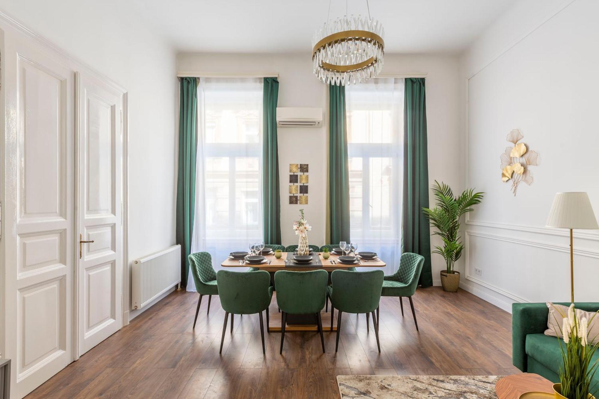 Luxurious Prestige Residence Next To The New York Cafe Будапеща Екстериор снимка